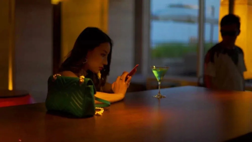 果哥作品-筱慧：酒吧捡尸筱慧酒吧喝大了白金版[1v-1.12G-19min]