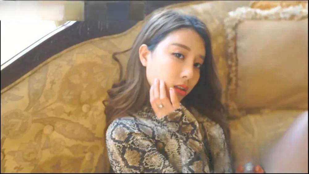 果哥出品,秀人网女神级美女筱惠放浪诱惑《舞动的青春》[1v-330M-14min]